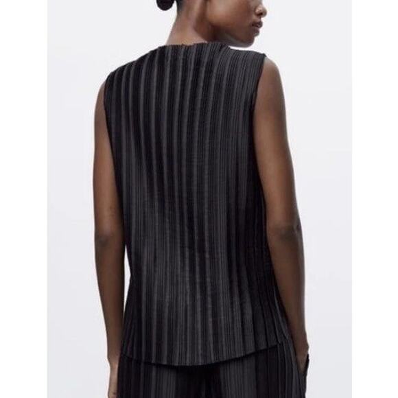 Zara Pleated Shirt High Neck Sleeveless Pullover Oversized Blouse in Black - Picture 3 of 8